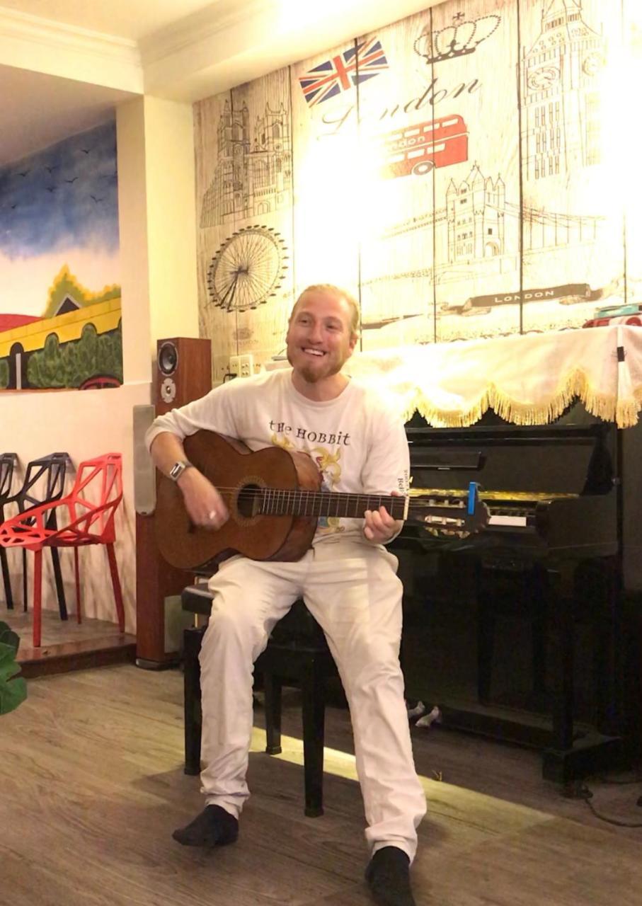 The Lily Hostel & Coffee Ho Chi Minh-stad Buitenkant foto