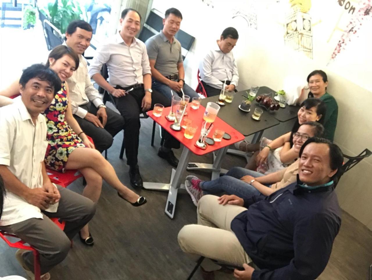 The Lily Hostel & Coffee Ho Chi Minh-stad Buitenkant foto