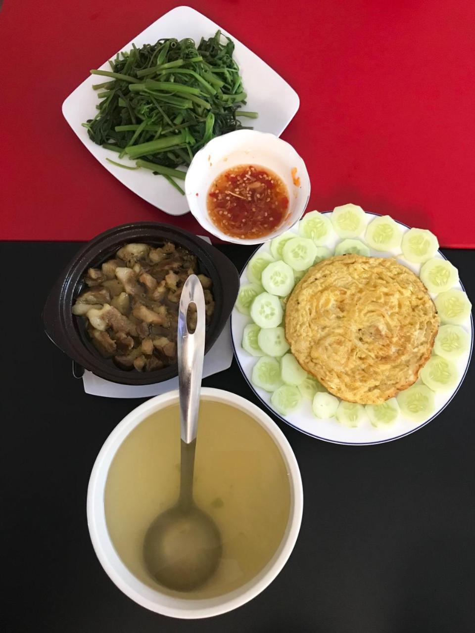 The Lily Hostel & Coffee Ho Chi Minh-stad Buitenkant foto