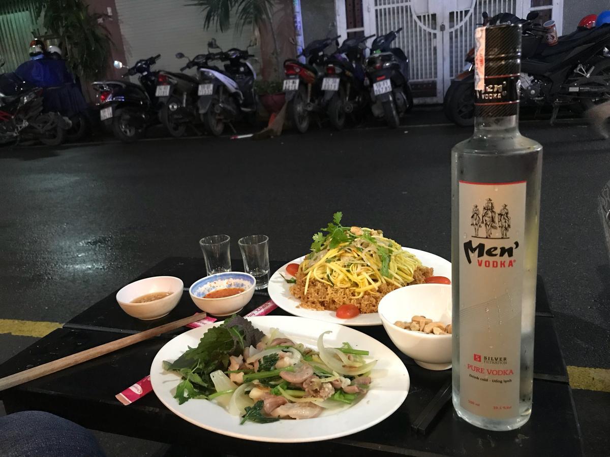 The Lily Hostel & Coffee Ho Chi Minh-stad Buitenkant foto